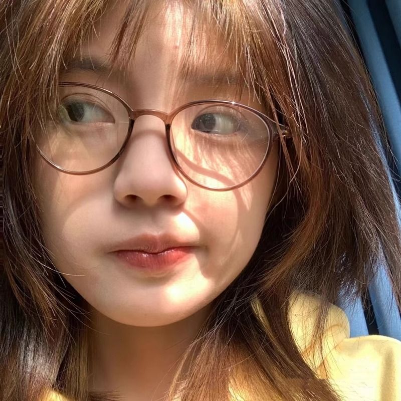 近视眼镜防蓝光抗辐射辐射文艺女