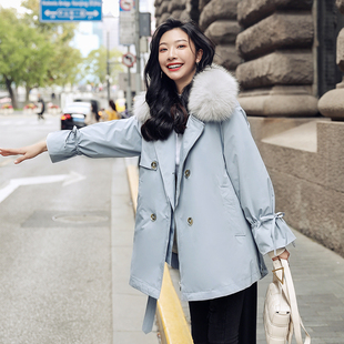 时尚保暖女士羽绒服冬季新款宽松收腰设计高品质白鸭绒填充可拆卸