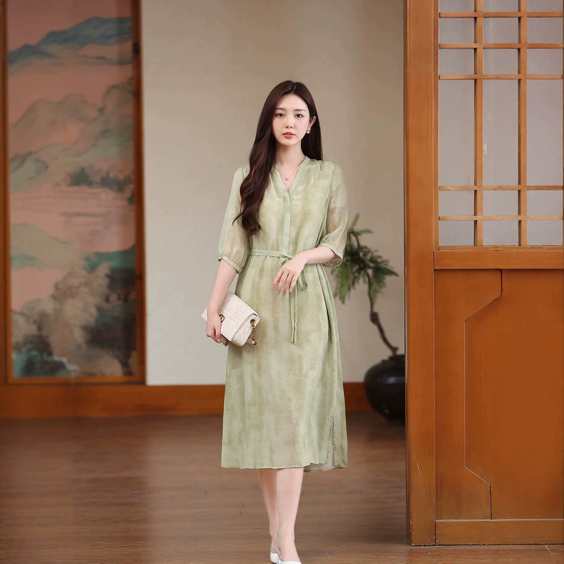 夏季真丝V领系带连衣裙