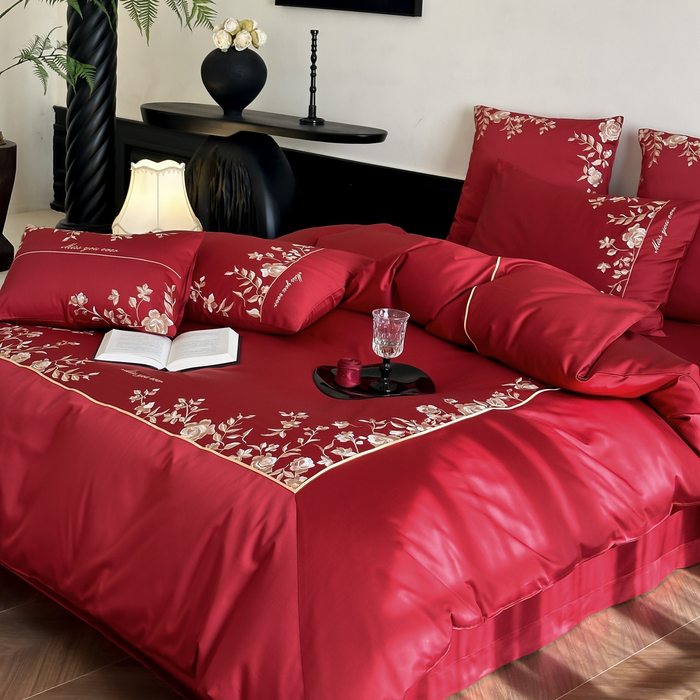 红花车长绒棉100S婚庆刺绣四件套红色喜庆全棉被套床单结婚乔迁