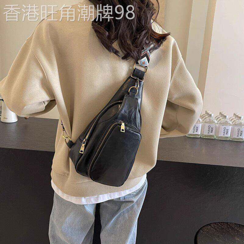 代购2025流行款潮包真皮简约百搭斜挎胸包休闲户外骑行男女斜挎包