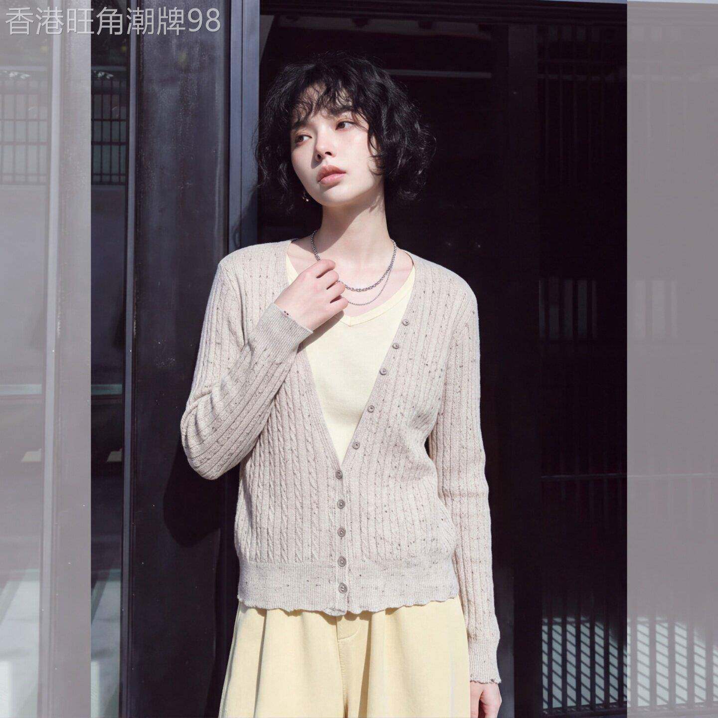 2026秋大码V领针织开衫女长袖显瘦设计感纽扣毛衣温柔韩系风上衣