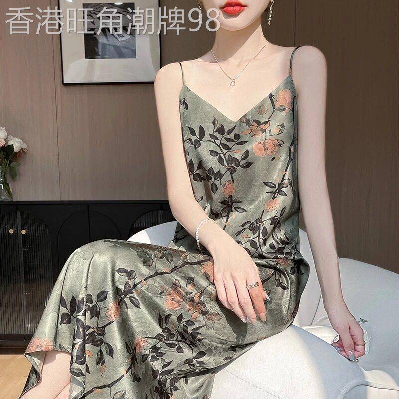 真丝吊带连衣裙女春夏秋季新款海边度假冰丝长款缎面国风印花裙子