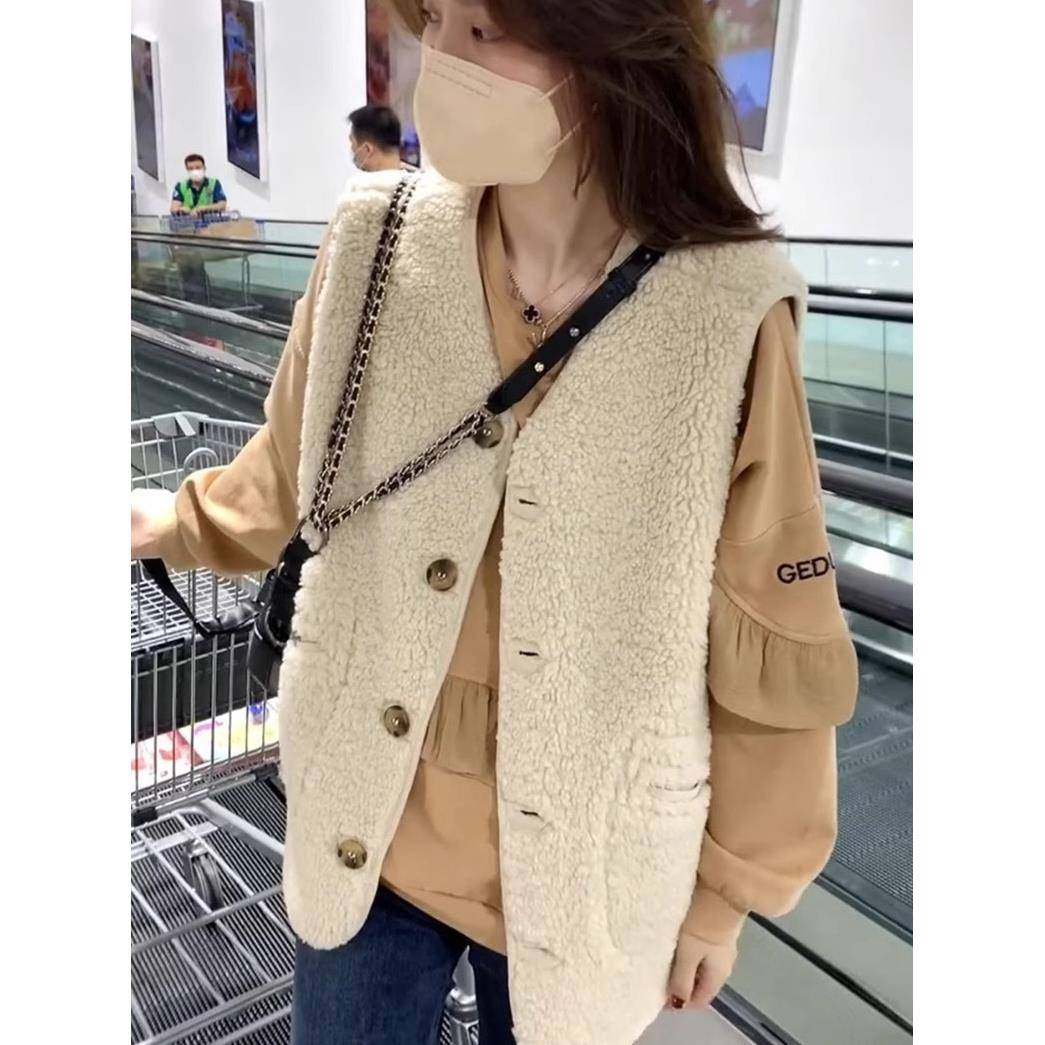 米白色彷羊羔毛马甲女秋冬欧货皮毛一体马夹外穿坎肩背心宽松外套