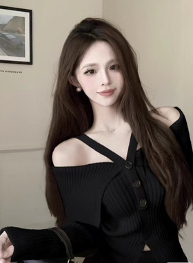 法式辣妹红色挂脖一字肩针织上衣女秋季新款设计感小众毛衣秋款