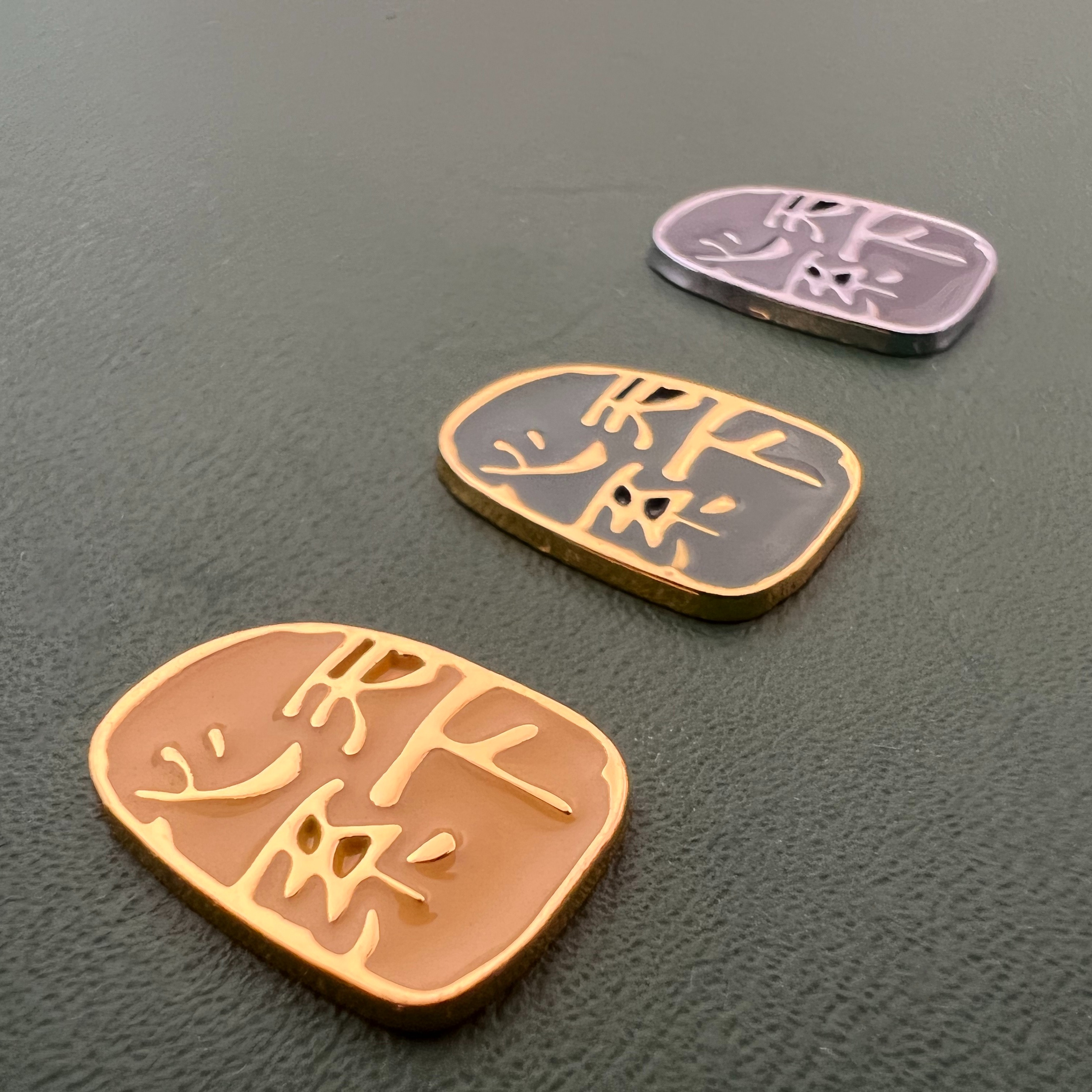 金属标贴心系天下信仰相机手机壳