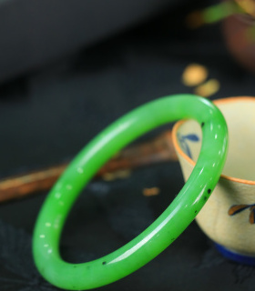 天然青玉圆条冰种正圈圆条手镯