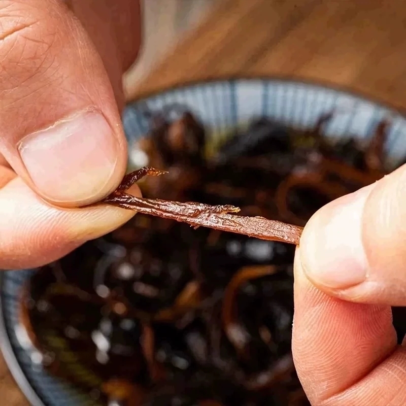 云南特产瓶装油鸡枞菌干零食即食下饭菜拌饭拌面油炸鸡枞菌零食