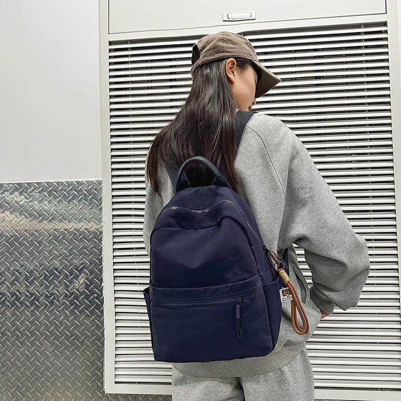 小型轻便简约帆布双肩包女户外旅行书包春游休闲时尚登山小背包潮