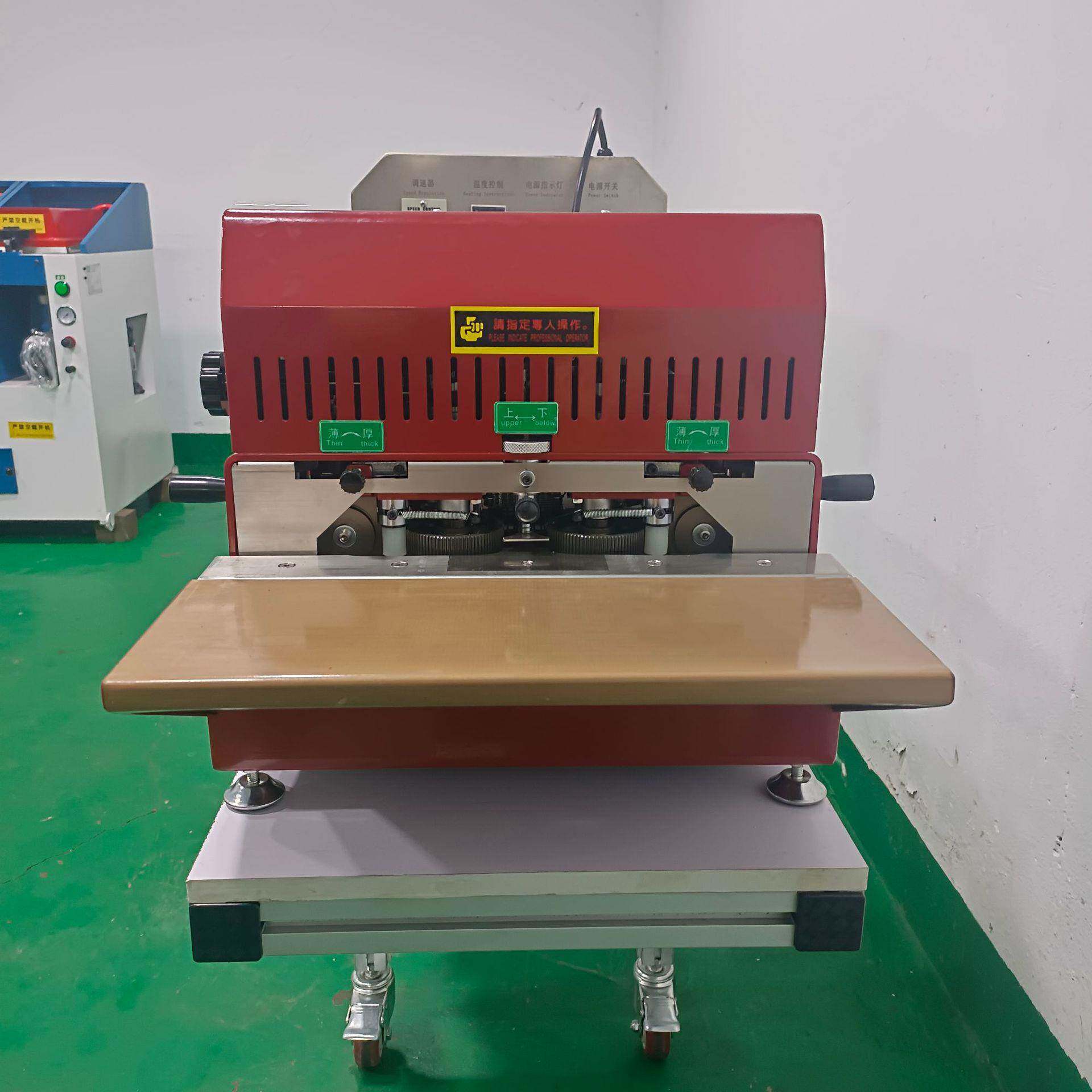 全新牌卧式油边流水烤箱皮革皮具手袋皮带卧式烘烤箱