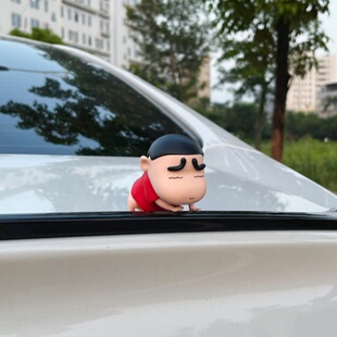 可爱挨打蜡笔小新车载摆件汽车装饰品车顶尾部玩偶车外部公仔挂件