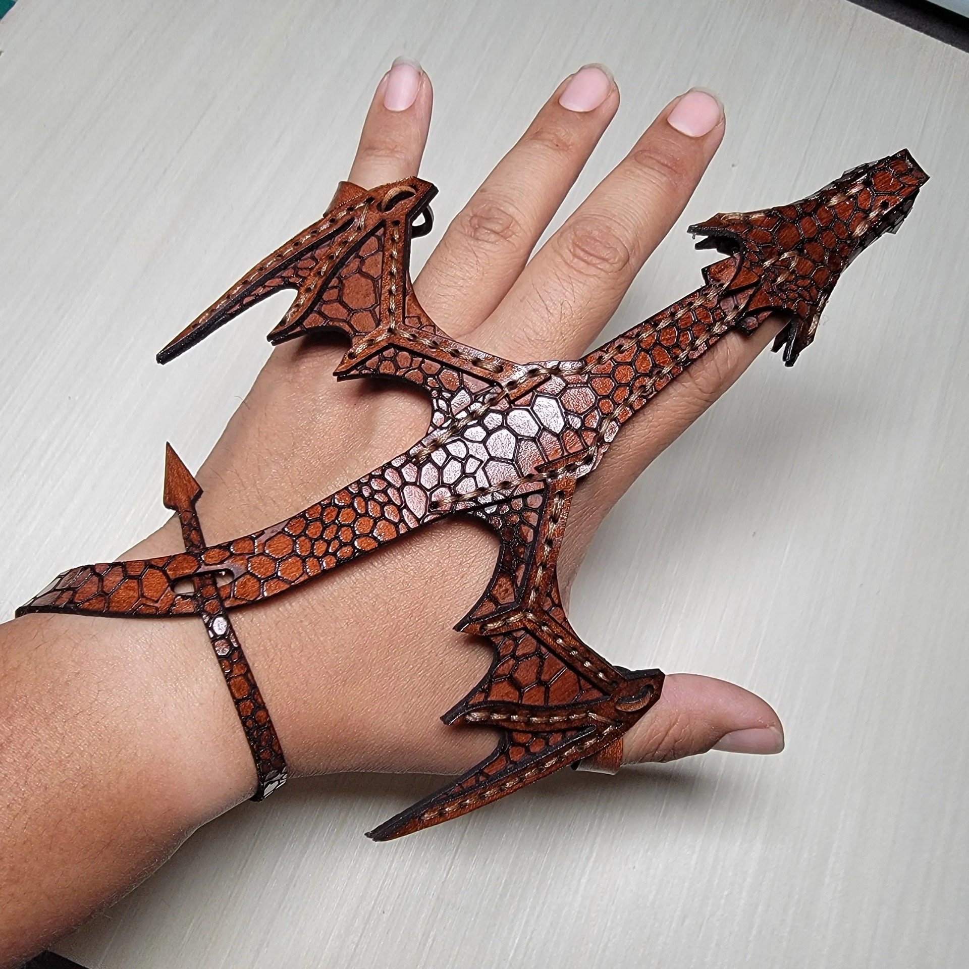 【东莞大量现货】爆款Leather Hand Dragon bracelet皮革手龙手链