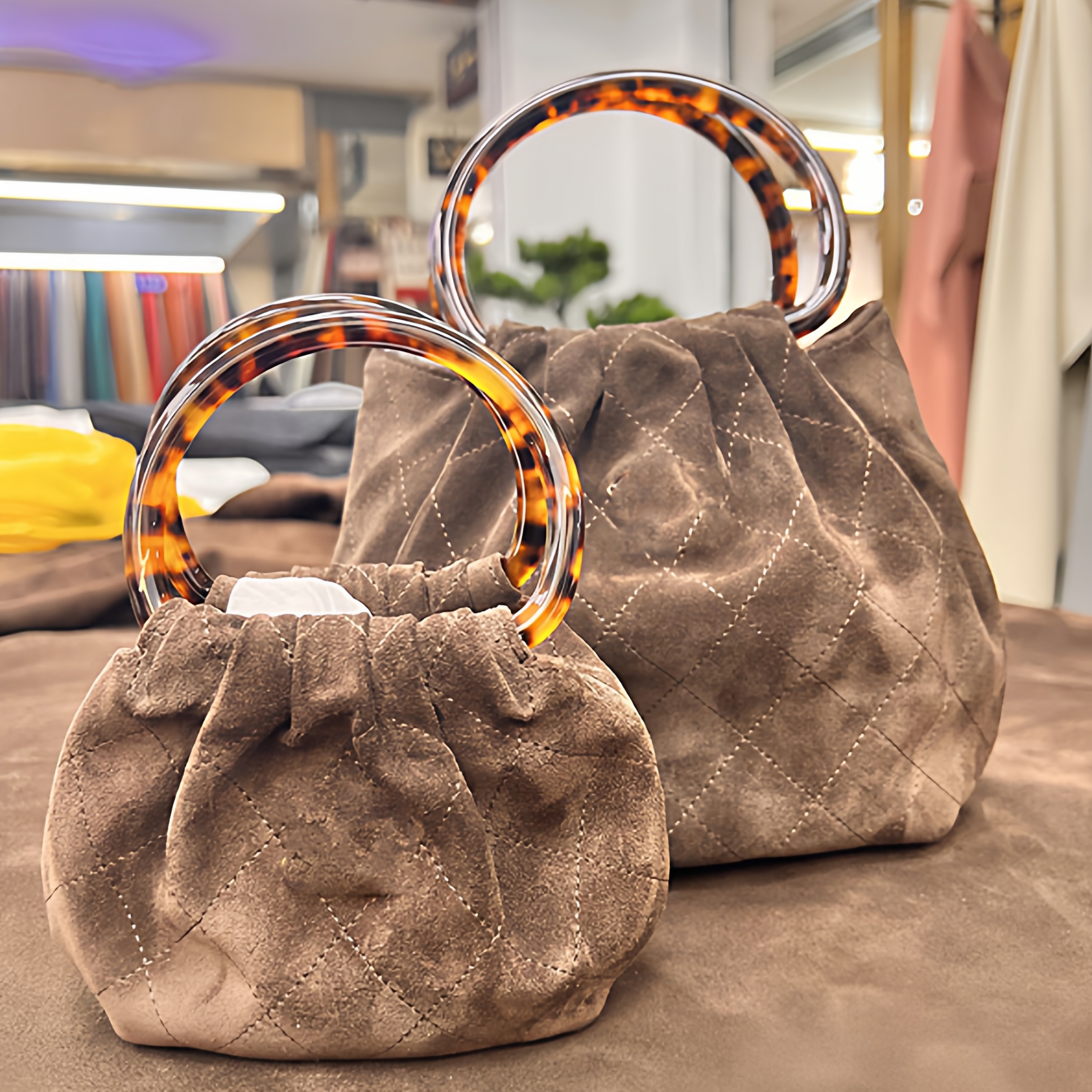 26c福袋元宝包亚克力圆环手柄秋冬高级复古麂皮vintge晚宴女包