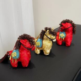 【马上有钱】本命年吉祥物刺绣香囊挂件2026马年门把手挂饰玩偶