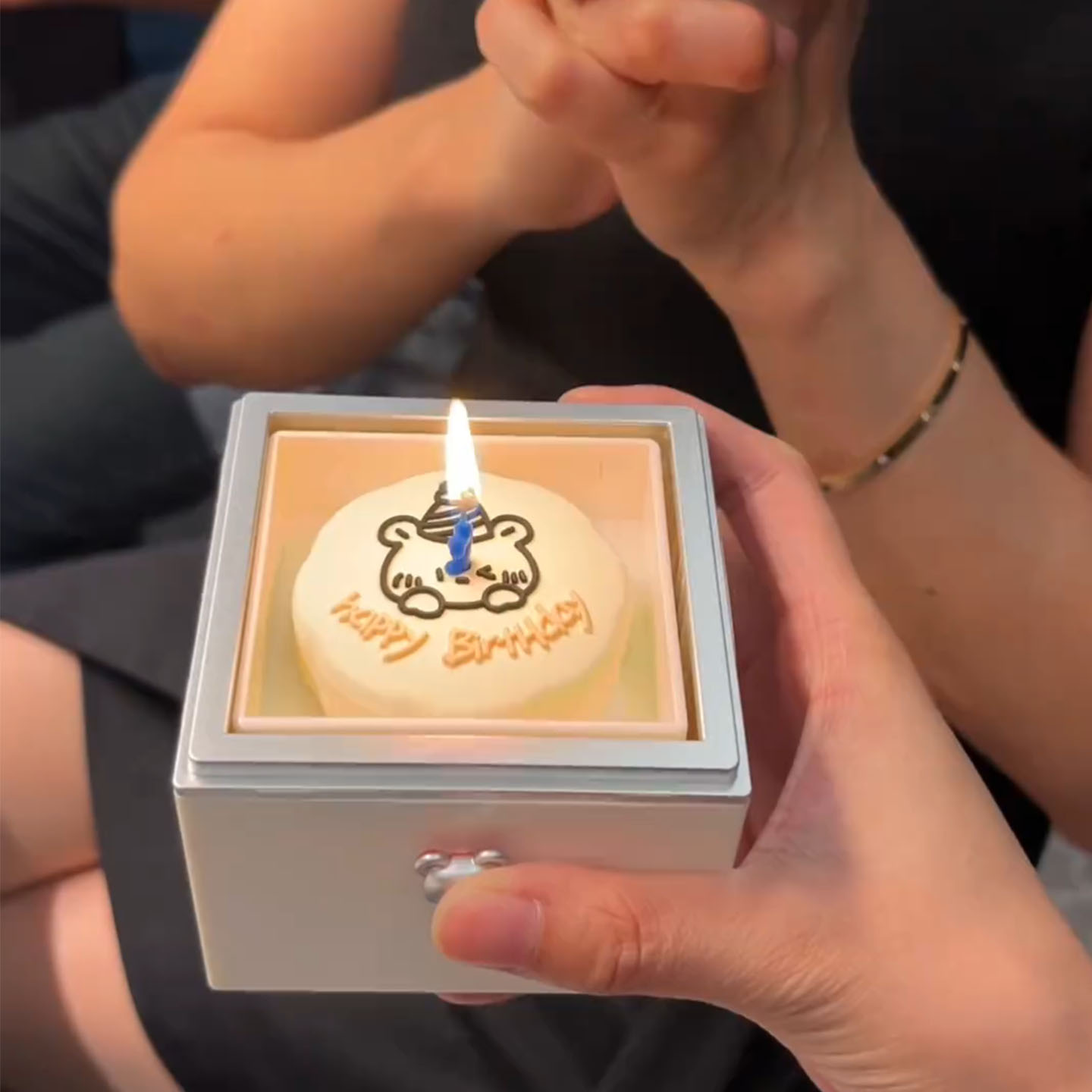 送妈妈实用型生日礼物小熊蛋糕惊喜翻转盒子有仪式感有纪念意义的