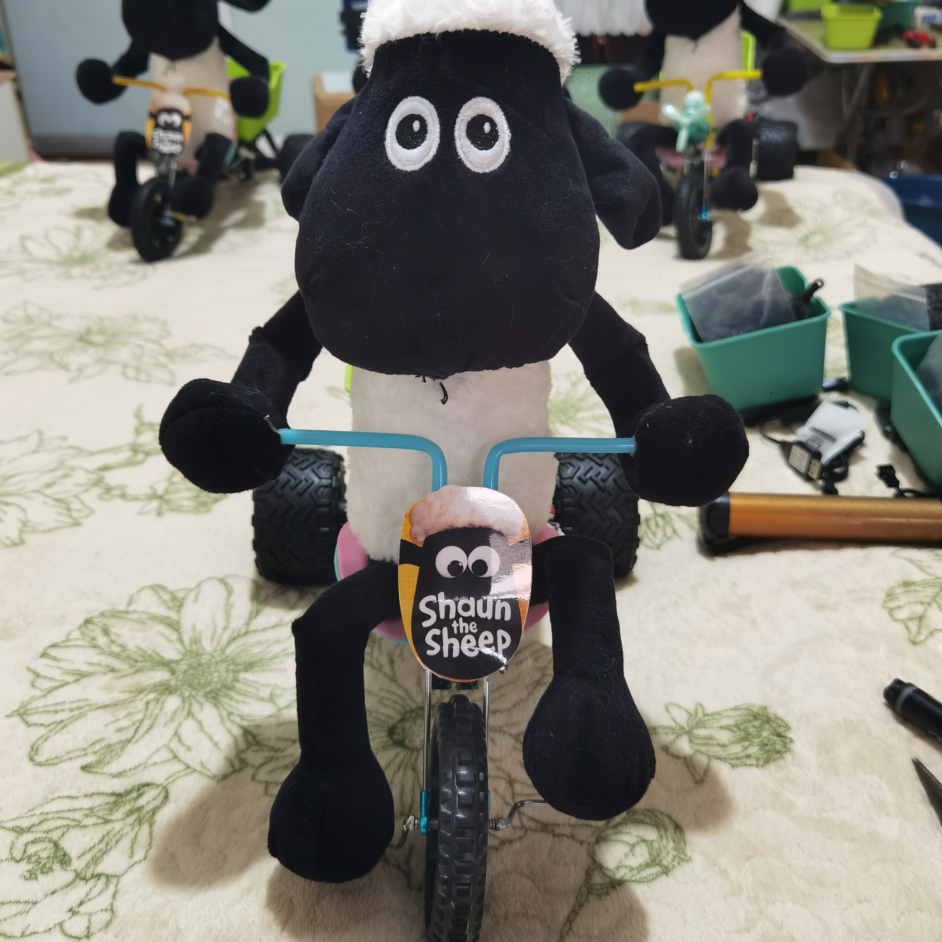 新款小羊肖恩脚踏遥控车