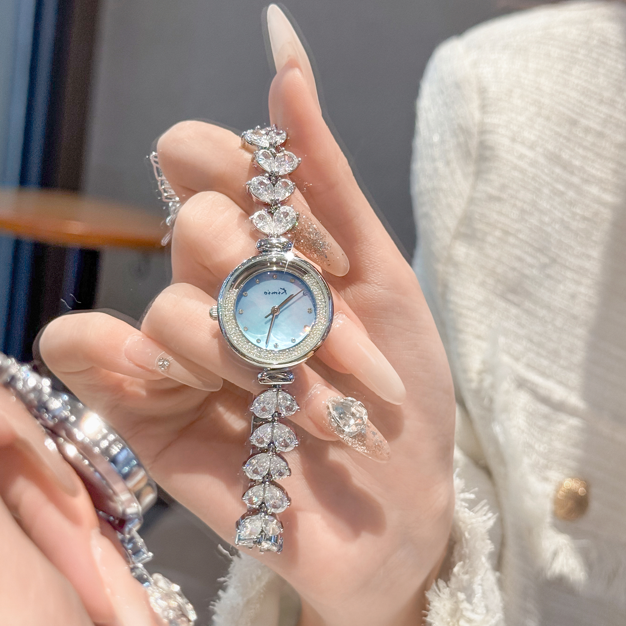 15年保修 半价换新 30米防水 代写贺卡