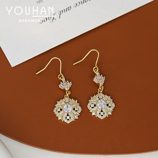 s925银针轻奢感耳环女气质百搭小众简约耳饰精致微镶锆石耳饰