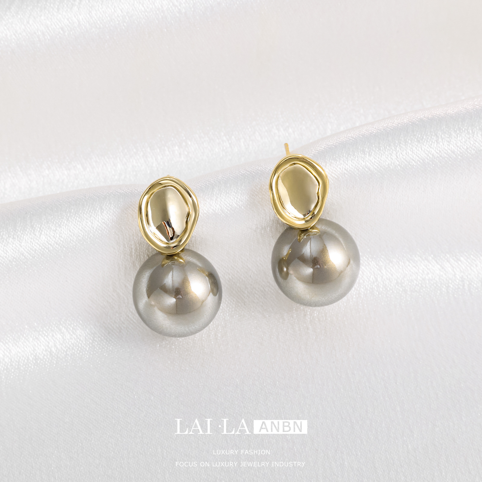 s925银针韩系气质灰珍珠耳钉金色几何感耳环简约通勤百搭耳饰