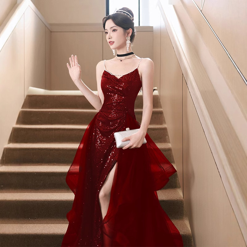 红色晚礼服裙2025新款感宴会结婚敬酒服新娘轻奢小众亮片宴会礼服