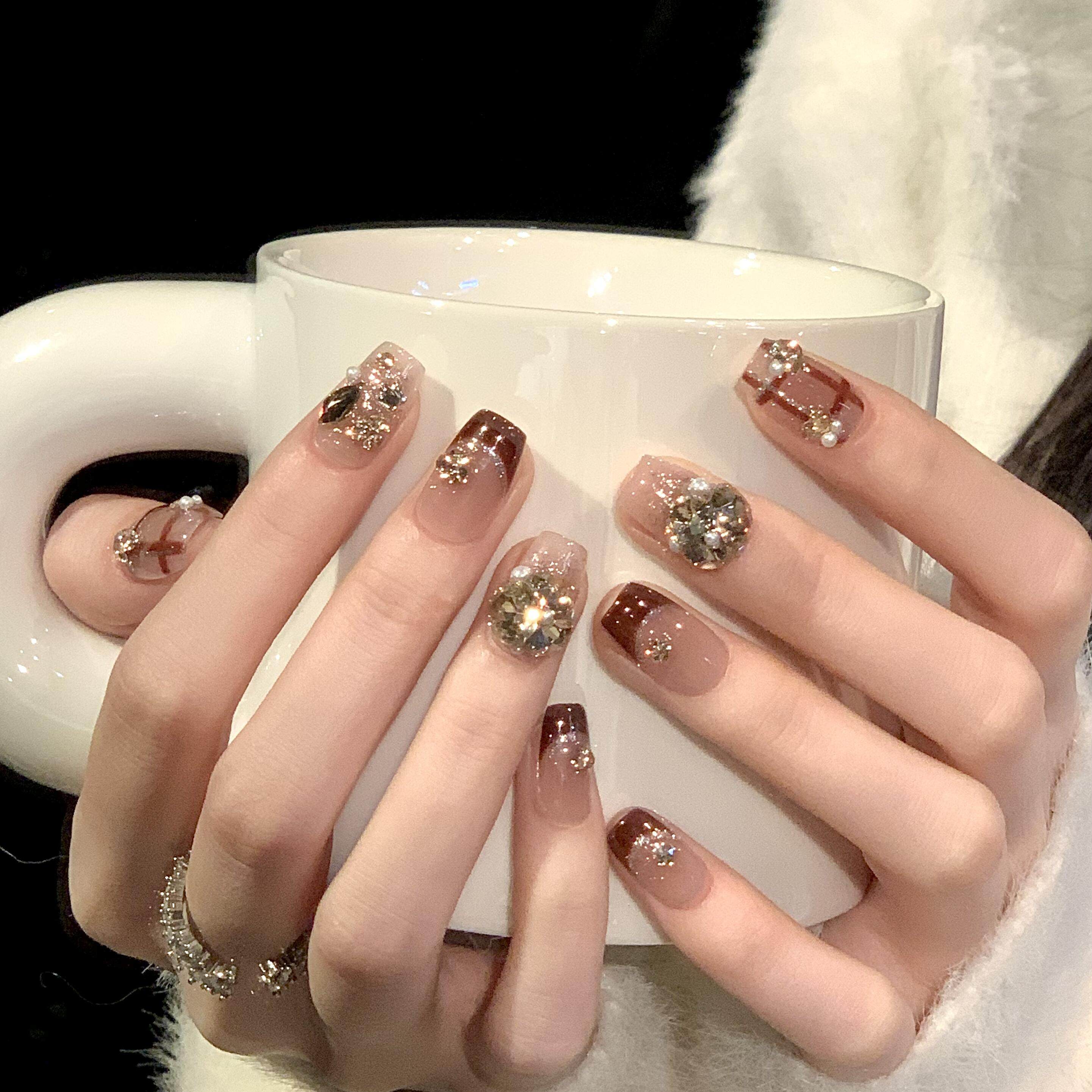 新年红色小马短款高级感纯手工穿戴甲闪粉法式可爱蝴蝶结可卸美甲,彩妆/香水/美妆工具,穿戴甲/甲片,淘宝优惠券,粉丝福利购,淘宝优惠卷