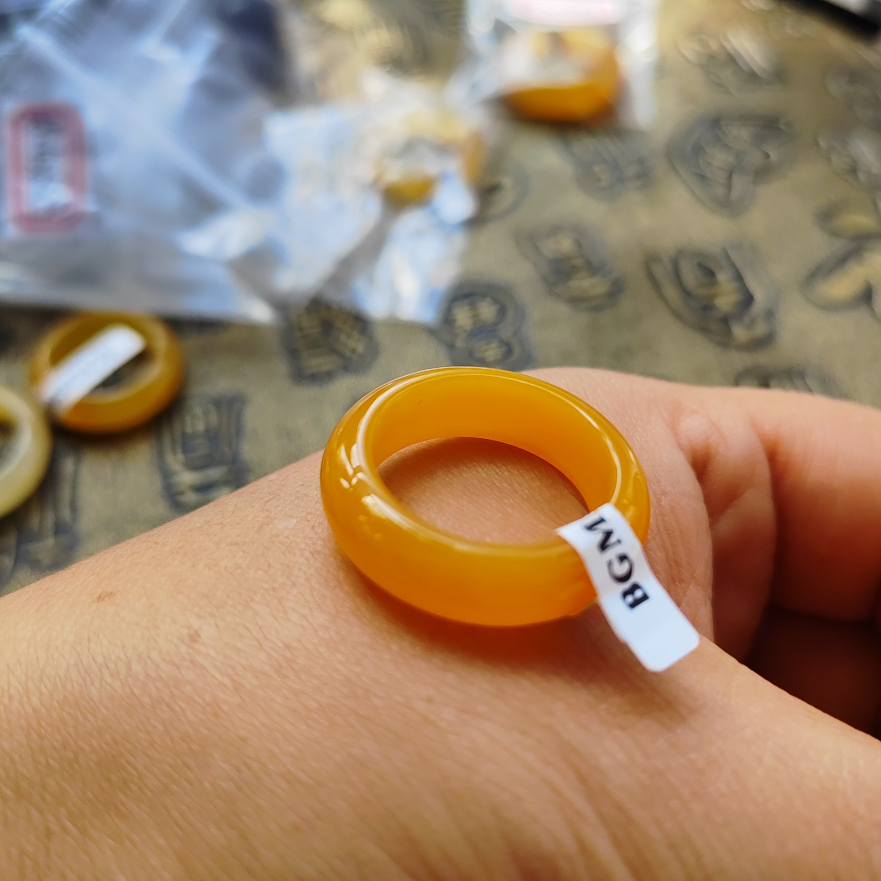 有证书卡18.6宽7厚4鸡油黄缅黄戒圈A货纯天然玉石正品黄龙玉58号