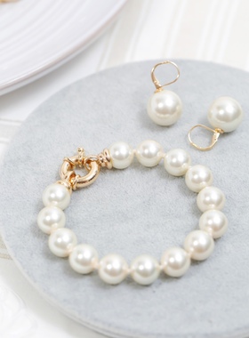 西班牙马略卡强光正圆法式优雅珍珠闭环式高级感耳环耳饰