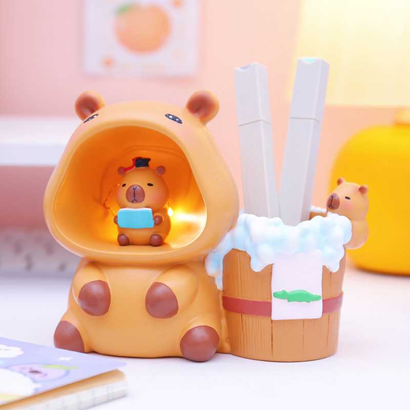 创意卡皮巴拉发光笔筒摆件可爱卡通水豚小夜灯送学生朋友生日礼物