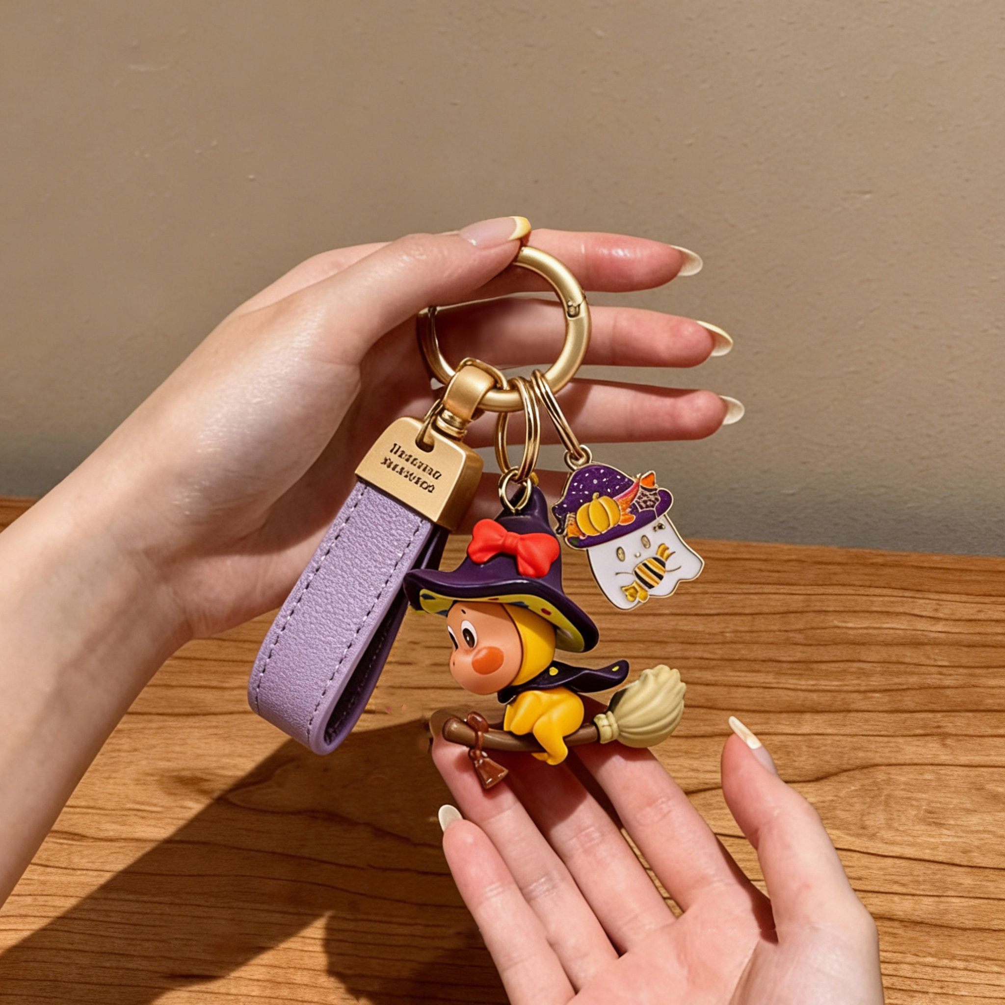 星星人包包挂件创意2026新款少女心精致可爱情侣汽车钥匙扣真皮