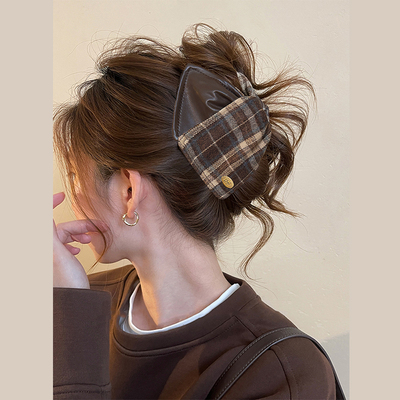 Lastkiss棕色格纹三角抓夹鲨鱼夹