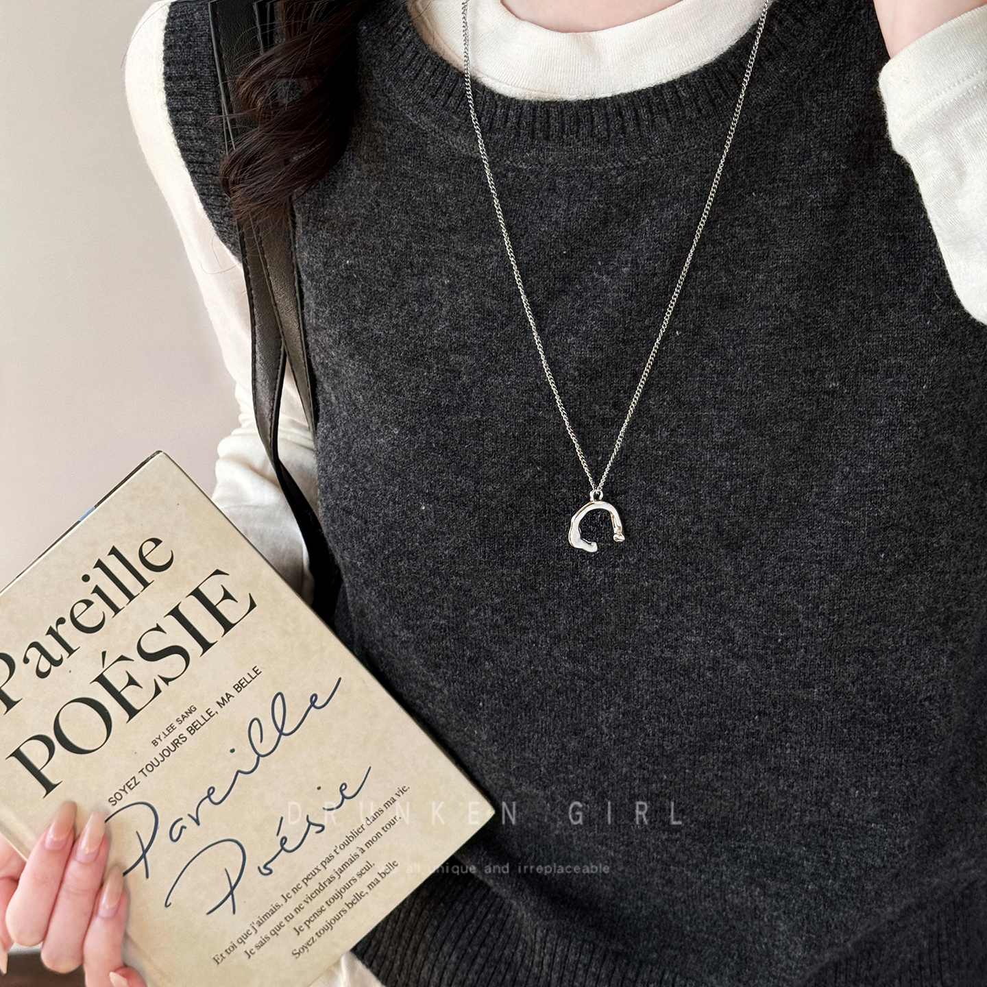 miu系格调不规则c型毛衣链