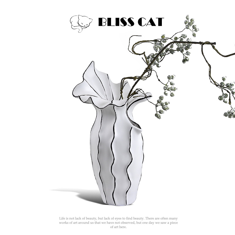 轻奢欧式花瓶黑白鱼尾树脂花器客厅玄关电视柜创意摆件台面软装饰