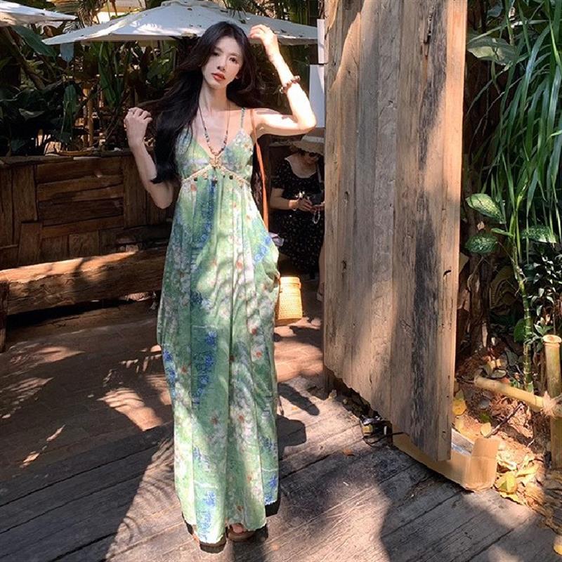 法式慵懒风气质淑女连衣裙夏季新款吊带高腰显廋遮肚碎花茶歇长裙