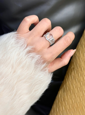 monocle 新中式白月光水沫玉蕾丝镶嵌高冰玻璃种国风珠宝蛋面戒指