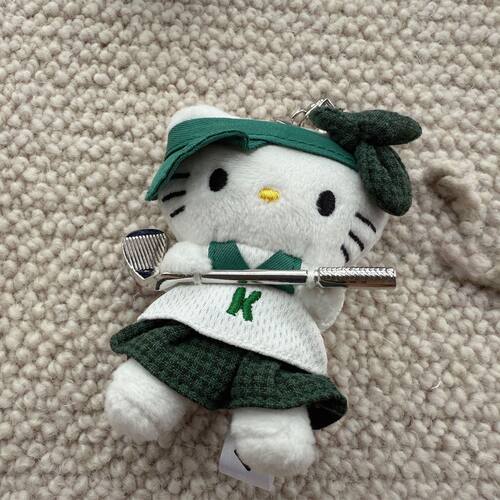 日本me%联名hellokitty小鼻嘎毛绒公仔书包包挂件高尔夫可爱挂饰