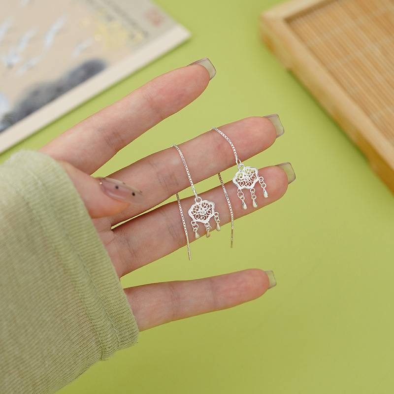 晚舟S999足银长款平安锁流苏耳线