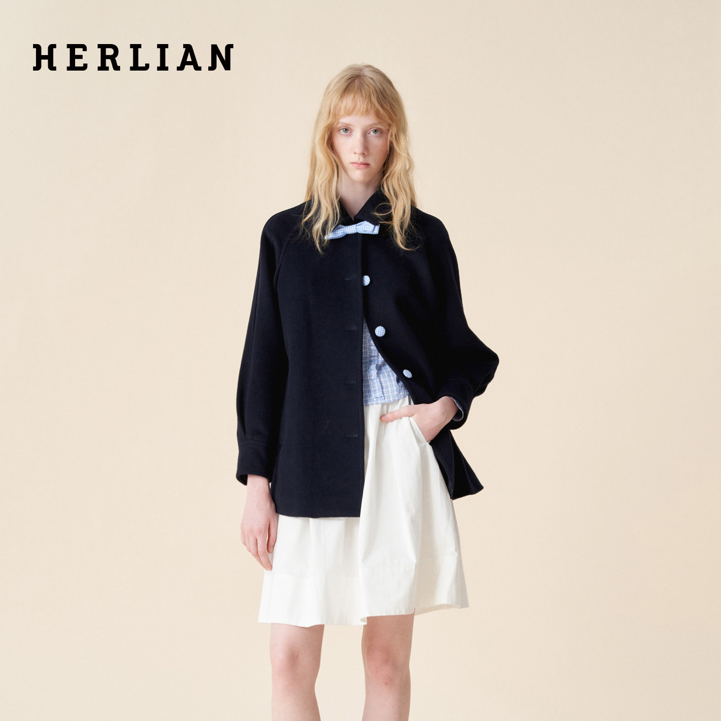 HERLIAN 2026年冬季新品蝴蝶结装饰娃娃领女士甜美毛呢大衣外套