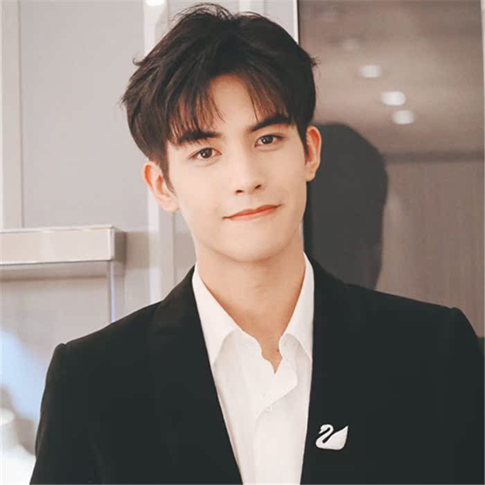 宋威龙同款逼真男短发中分刘海短直发假发帅气黑色自然韩版全头套