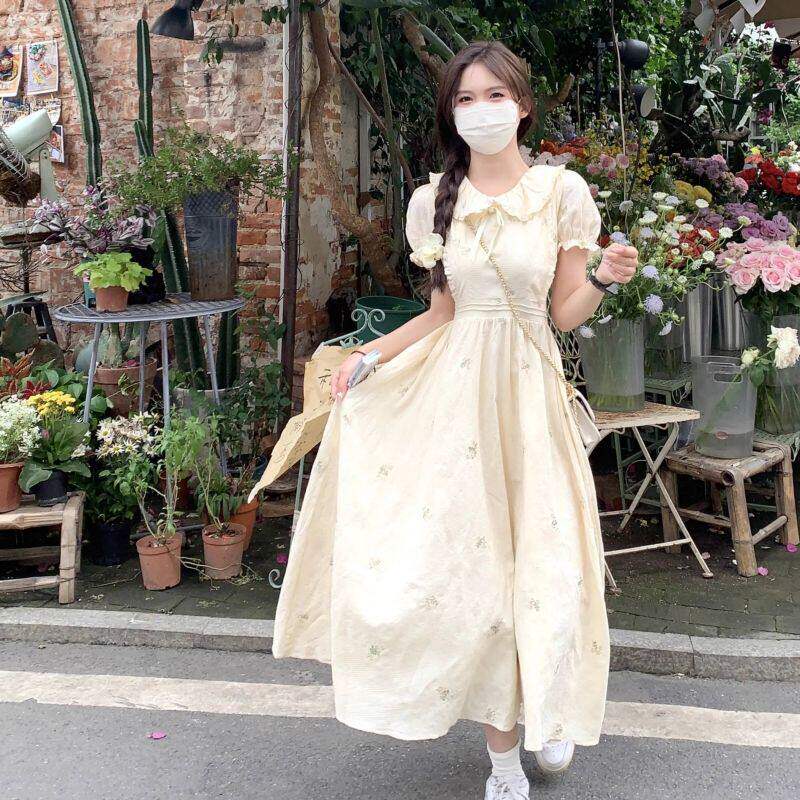 初恋风格收腰碎花甜美显瘦裙子