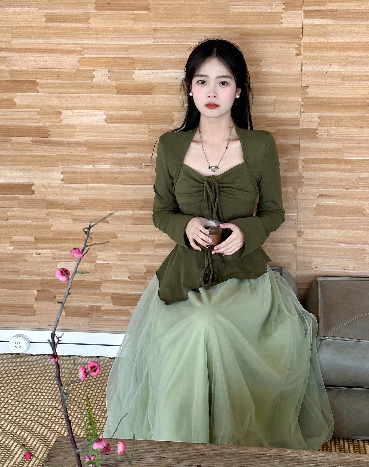 一罐杏仁桃早春复古温柔修身上衣不规则长袖t裇衫设计感小众上衣