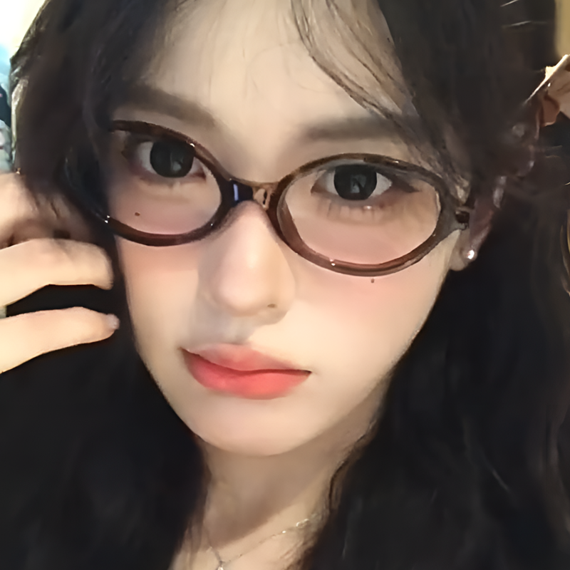 美拉德风减龄近视眼镜女椭圆小框书呆子网红款显白防蓝光平光镜潮