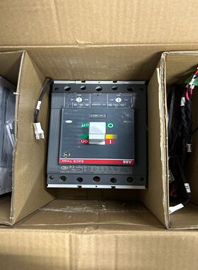ABB断路器：T5N 630 TMA500 F F 3P+A