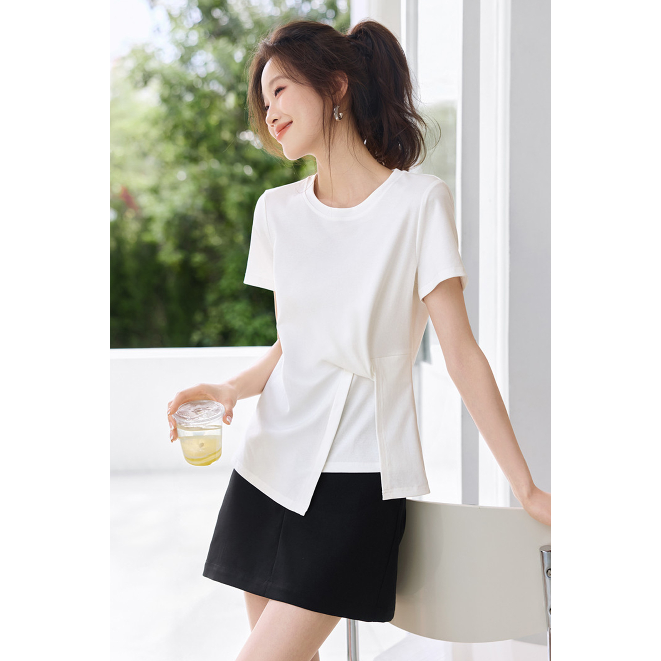 正肩女t恤纯棉短袖修身2025新款爆款设计感显瘦上衣女夏白色t恤女
