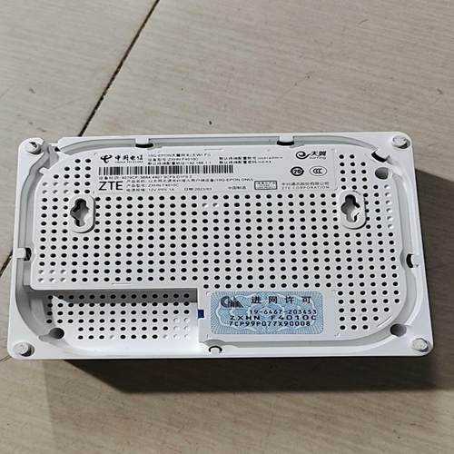 维修检查中兴F4010C电信光猫，10G-Epon。天翼议价