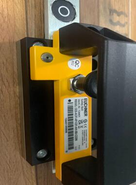 维修检查安士能安全门锁124401。 ces-ac/f-ap