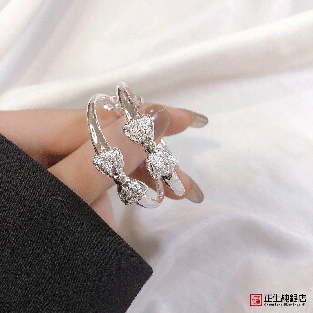 香港正生s999纯银蝴蝶结宝宝银手镯女新生婴儿足银镯子满月周岁礼