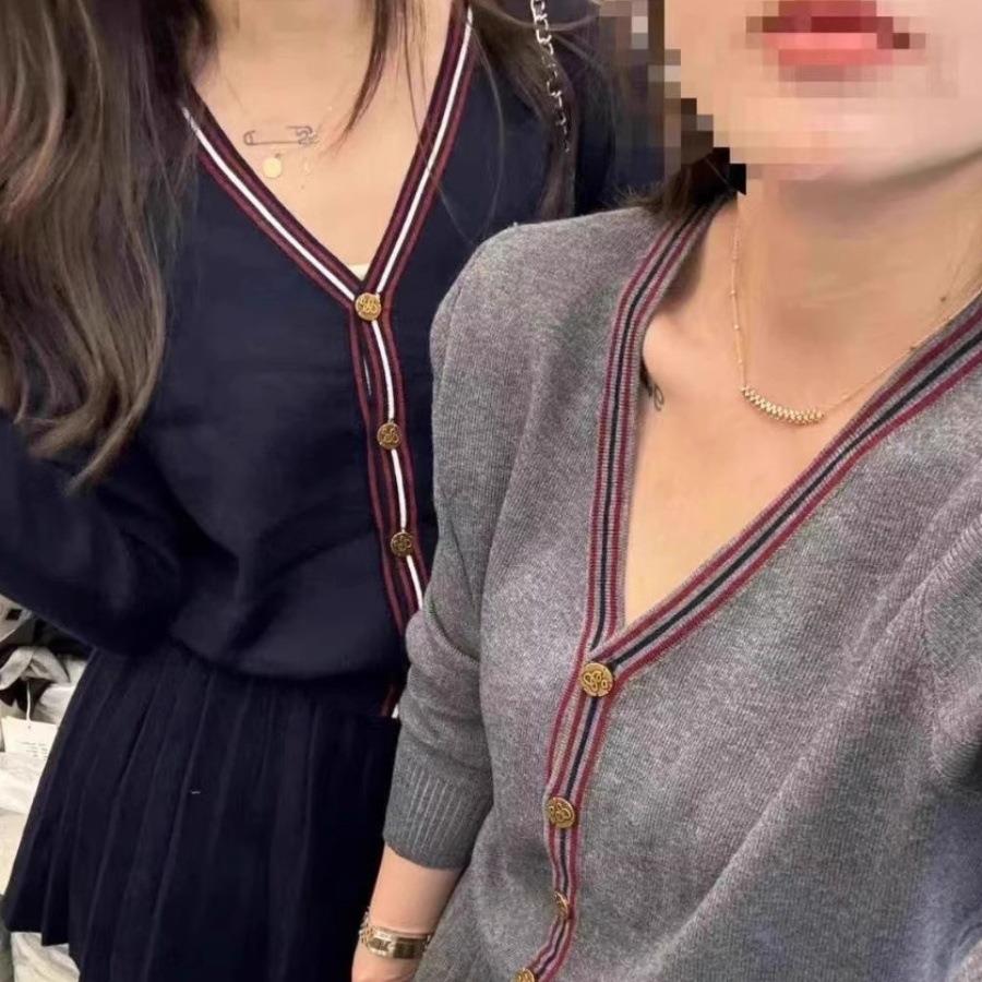 2025秋冬新款V领撞色针织开衫外套+百褶裙半身裙两件套女入秋穿搭