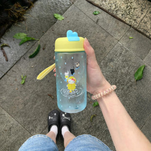 可爱猫咪吸管杯女生高颜值大容量夏日随手杯学生上学专用冷泡茶杯