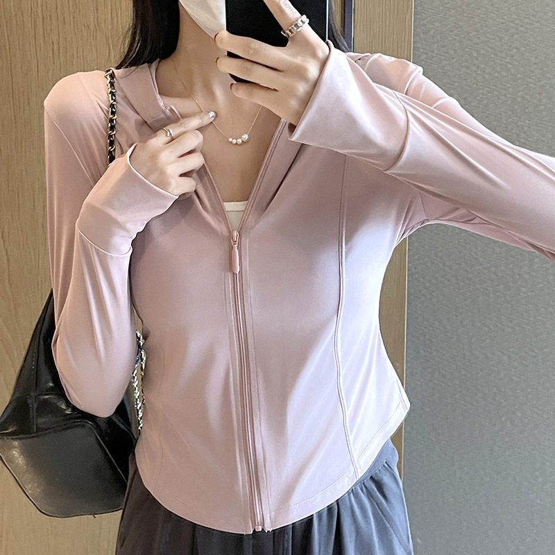 蓝色冰丝防晒衣女户外夏季2026新款修身防紫外线长袖连帽瑜伽上衣