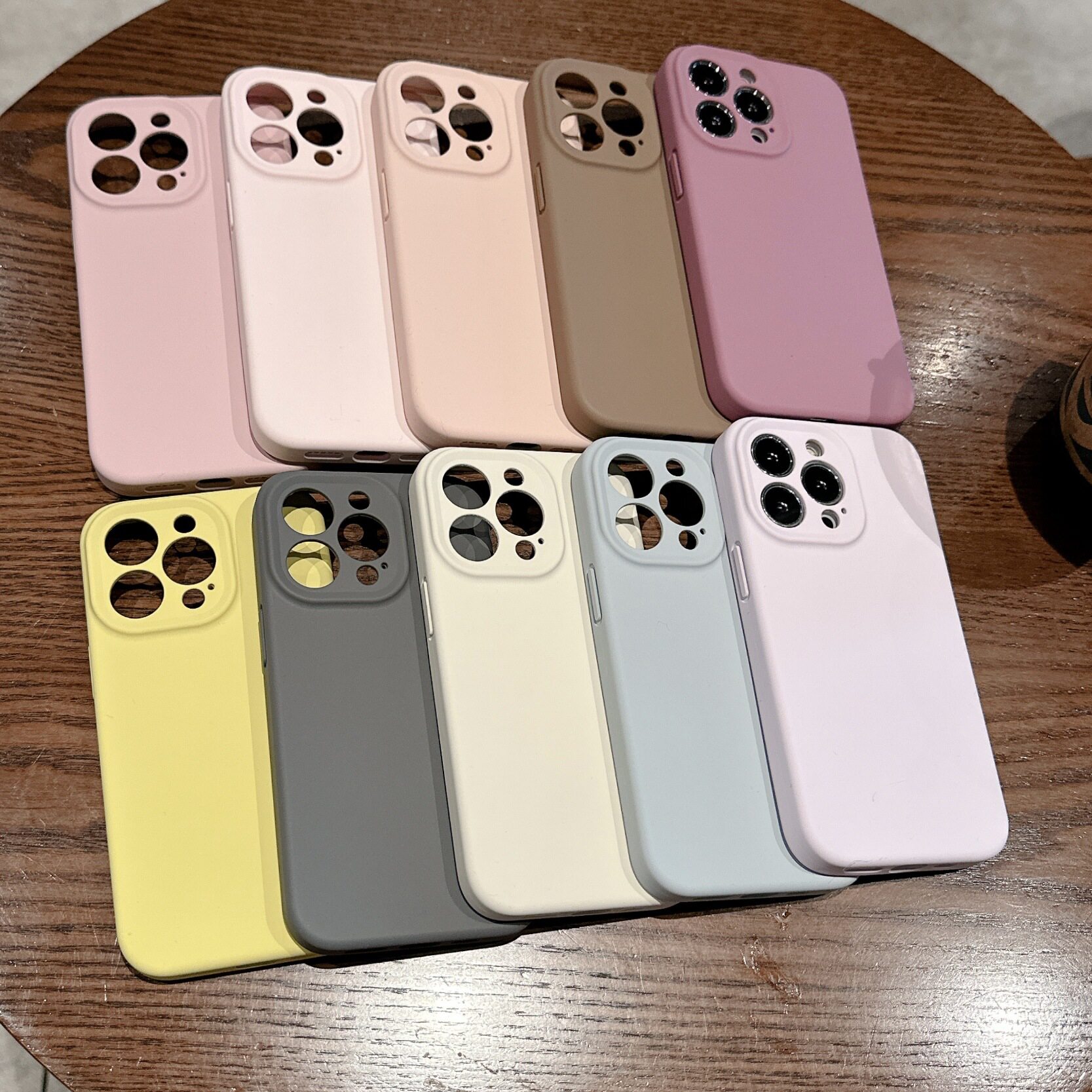 可磁吸充电极简iphone17手机壳